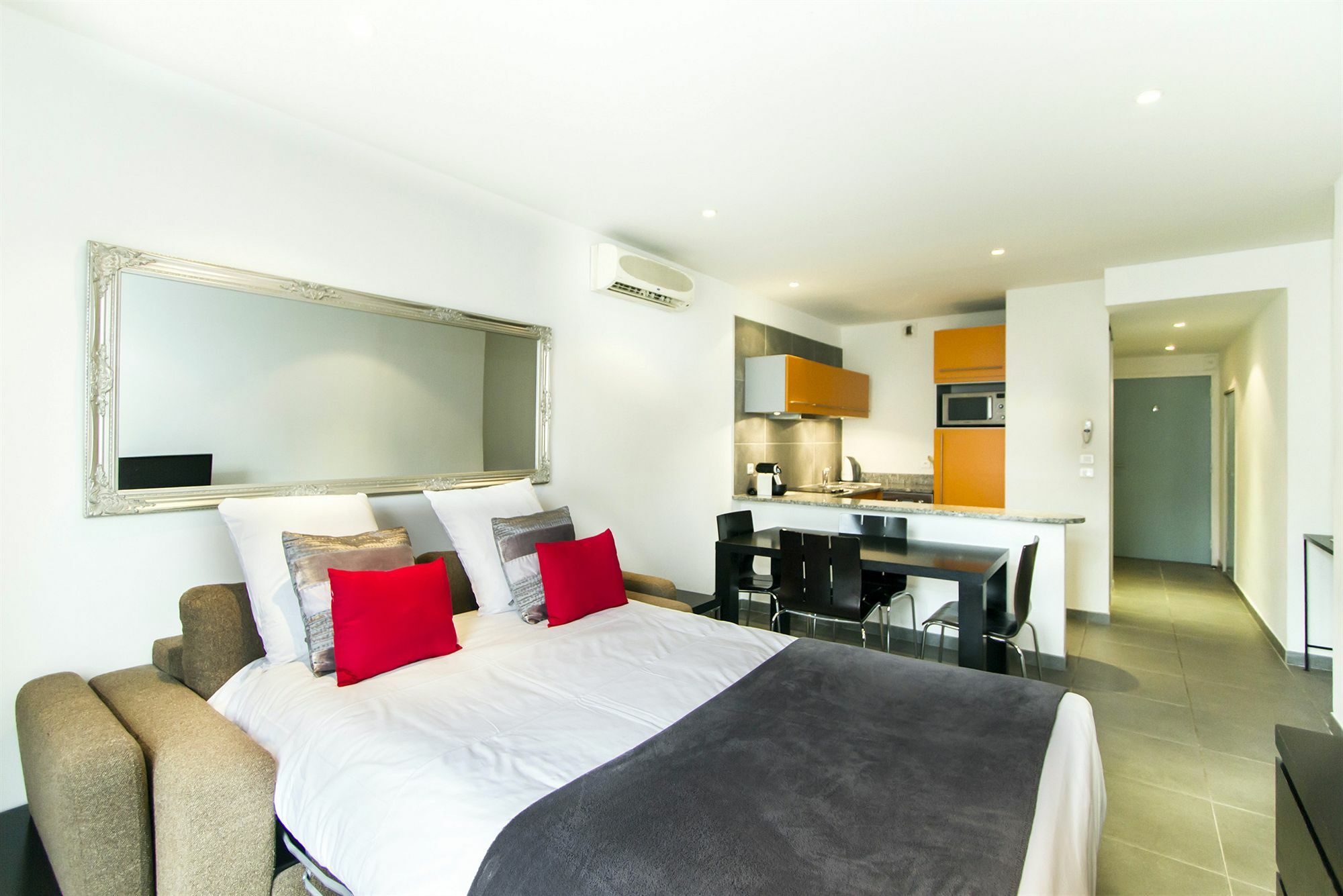 Florella Croisette Apartment Кан Екстериор снимка